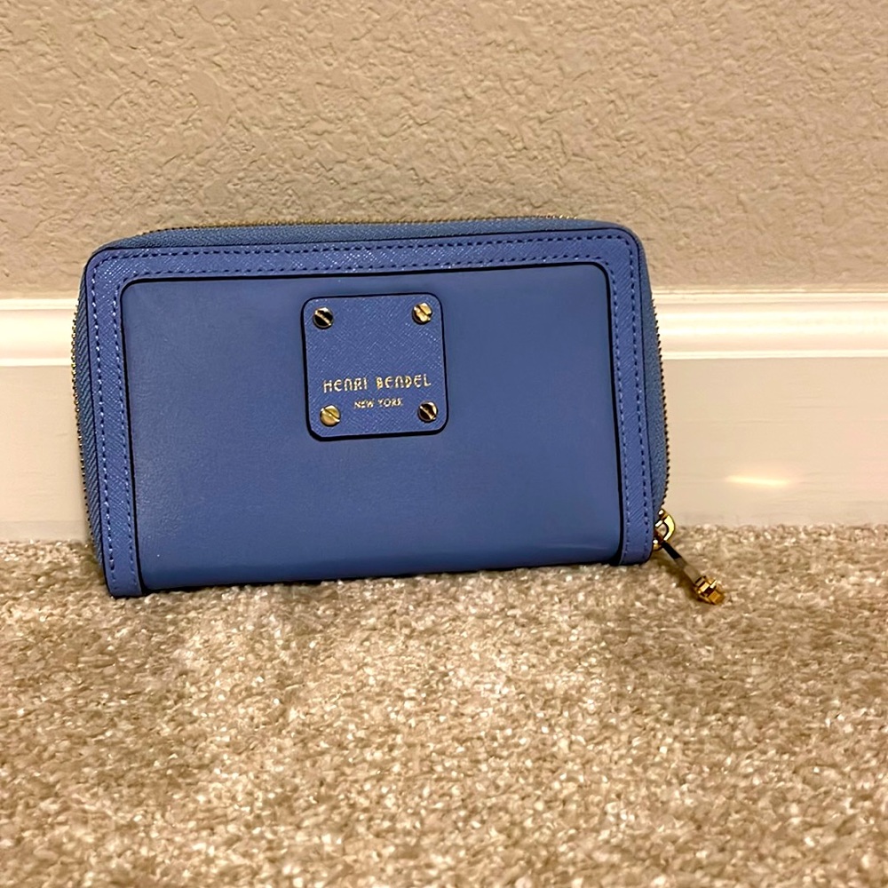 Henri Bendel wallet